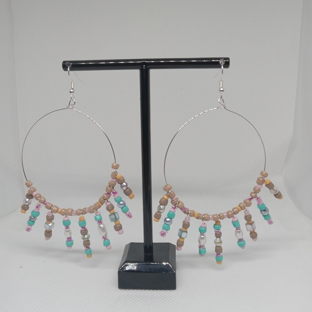 Hand Crafted Turquoise and Tan Beaded Necklace Set - Picture 8 of 16